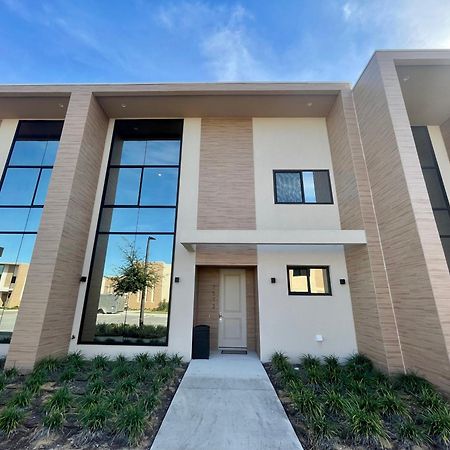 Luxury Home In Orlando With Private Hot Tub - 7 Min From Disney Parks - 3 Bedrooms And 4 Bathrooms! Exteriér fotografie