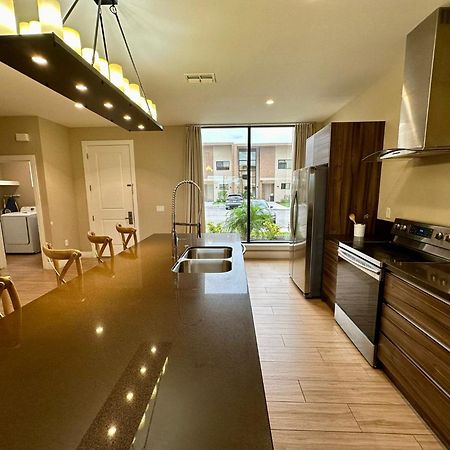 Luxury Home In Orlando With Private Hot Tub - 7 Min From Disney Parks - 3 Bedrooms And 4 Bathrooms! Exteriér fotografie