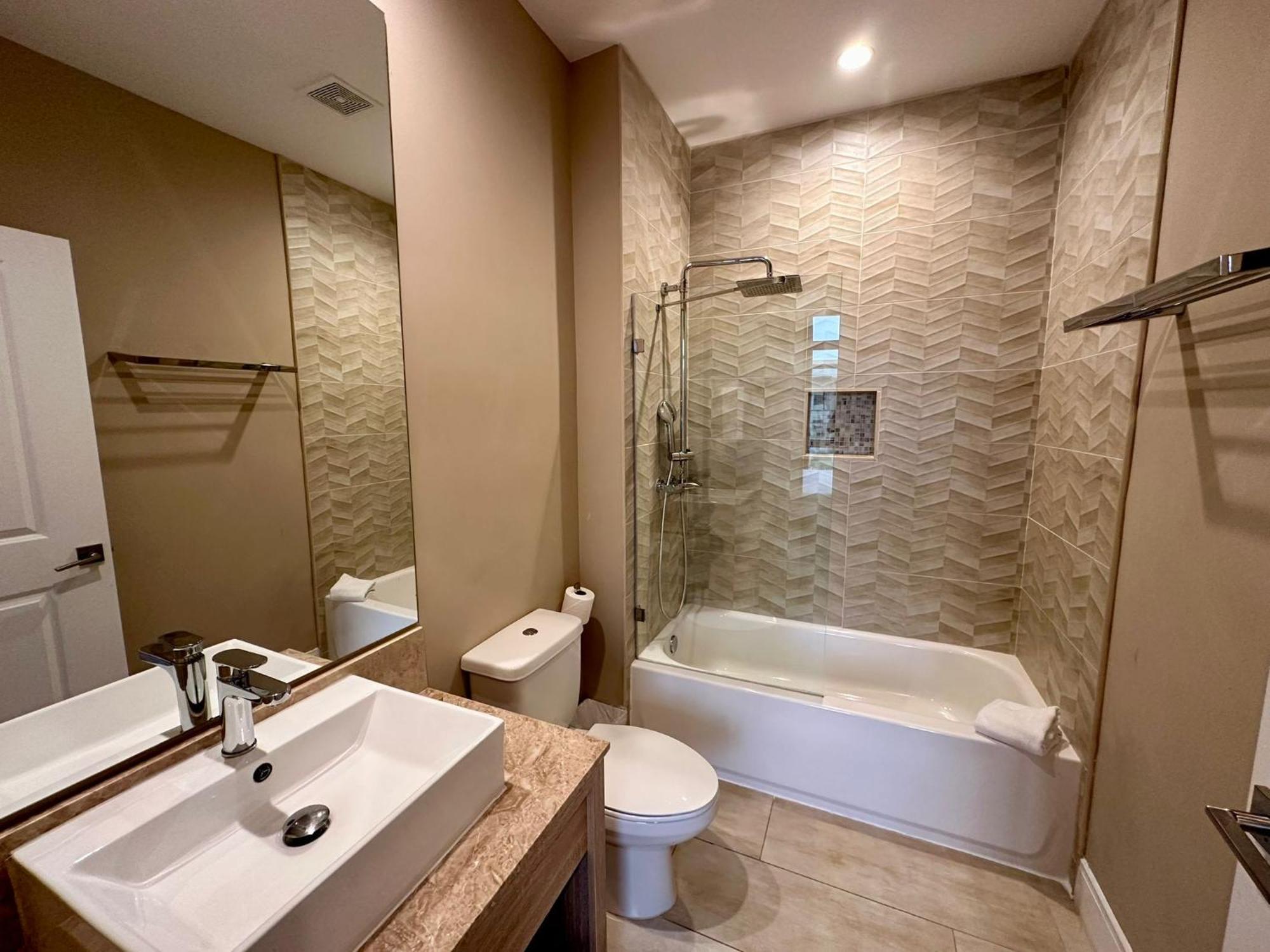 Luxury Home In Orlando With Private Hot Tub - 7 Min From Disney Parks - 3 Bedrooms And 4 Bathrooms! Exteriér fotografie